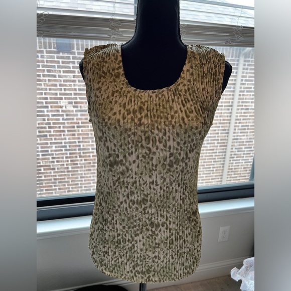 Pant suite brown and green and beige. - Picture 3 of 10